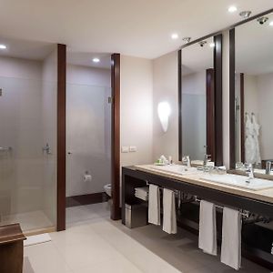 Premium King Room